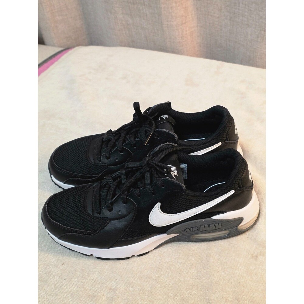 Nike Women's Air Max Excee Shoes size 10